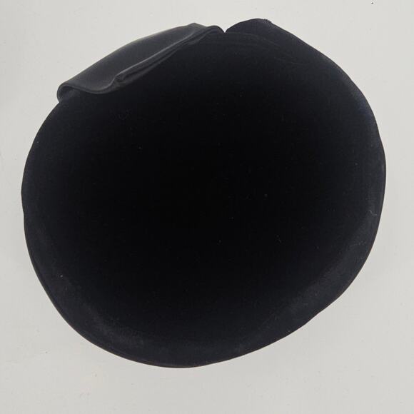 Vintage 1940s - 1950s Black Velvet Satin Bow Church Wedding Pillbox Hat Jackie-O